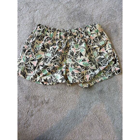 NWOT Patagonia Barely Baggies Medium Quill Triangle Abstract Print, $70 D2 - Picture 3 of 7